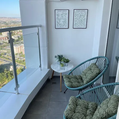 36th Floor - Skyline Corner 320 * Üsküp