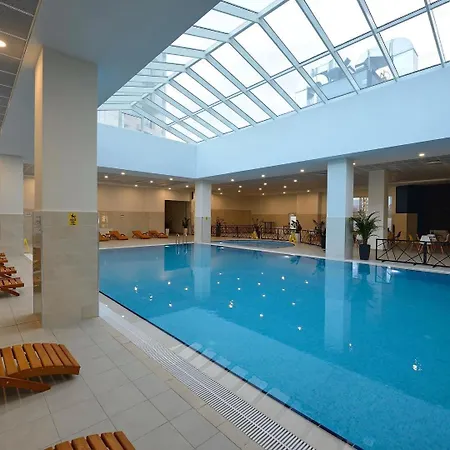 36th Floor - Skyline Corner 320