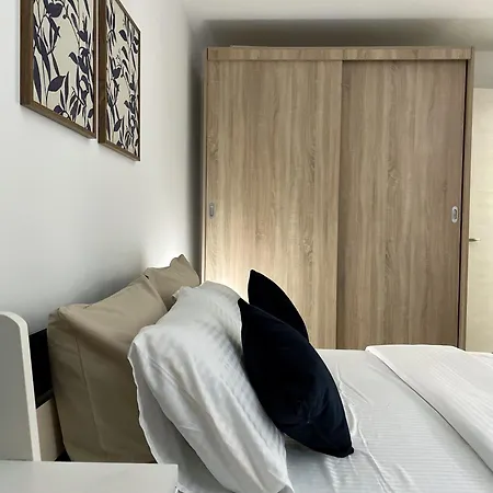 36th Floor - Skyline Corner 320 Üsküp