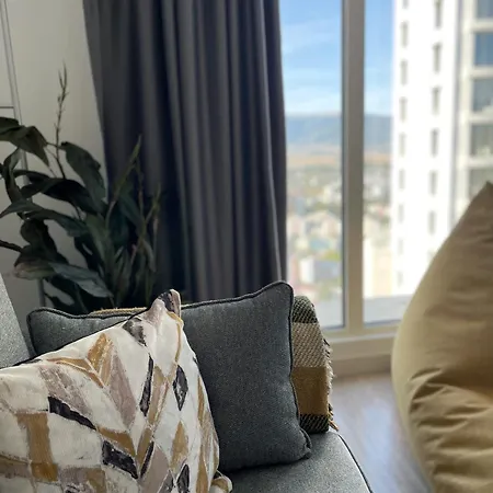 36th Floor - Skyline Corner 320