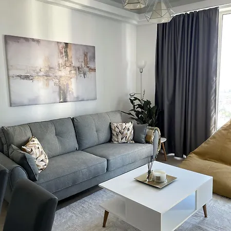 36th Floor - Skyline Corner 320 Daire