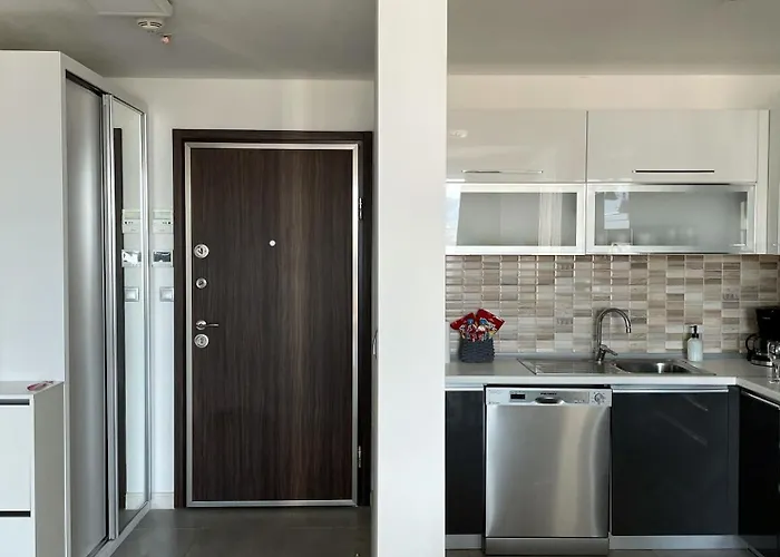 Apartment 36th Floor - Skyline Corner 320