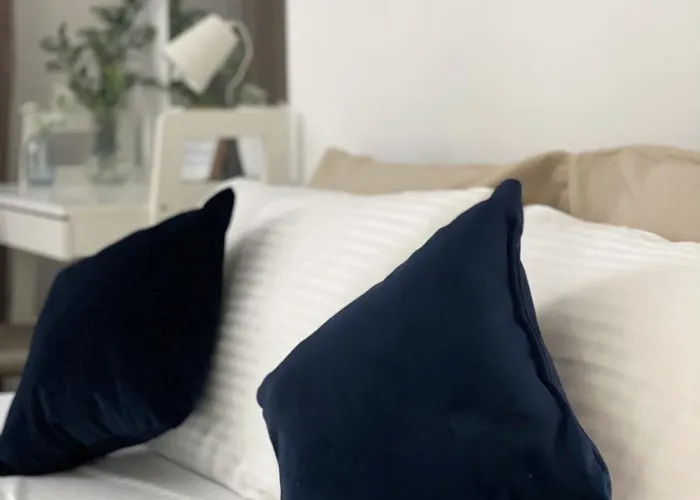 36th Floor - Skyline Corner 320 Apartment