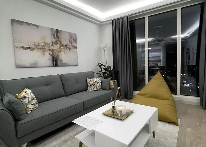 Apartment 36th Floor - Skyline Corner 320 *