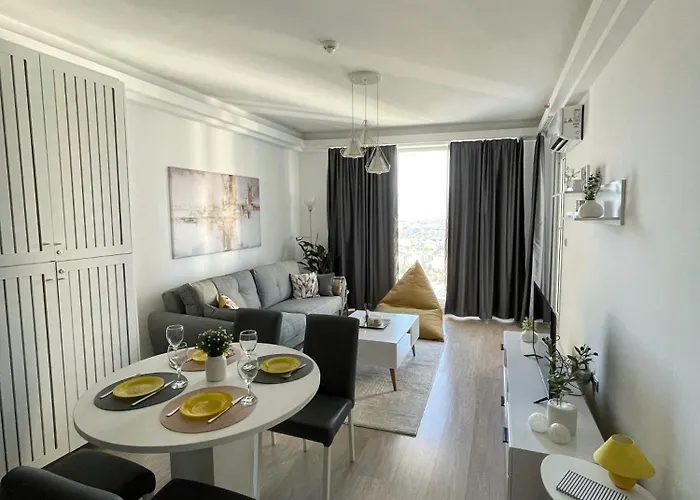 Apartment 36th Floor - Skyline Corner 320 *