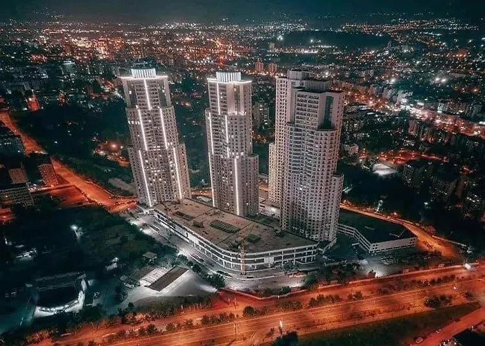 Apartment 36th Floor - Skyline Corner 320 *