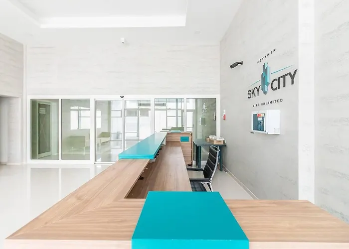 Apartment 36th Floor - Skyline Corner 320 *